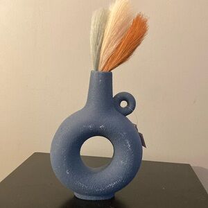 New with tags ceramic Base with harvest grass